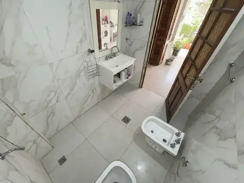 Depto Tipo Casa en Venta en Flores, USD 105.000