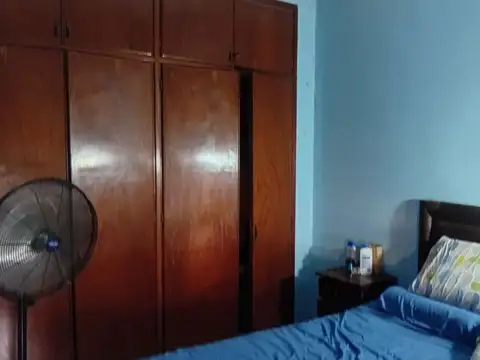 VENTA CASA 3 AMB. MAS OTRA CASA A TERMINAR MORENO