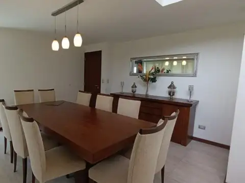 Casa 5 ambientes con 5 baños