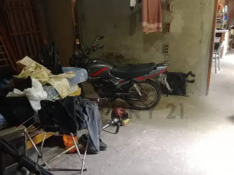 7 esquina 110 , Piso 0