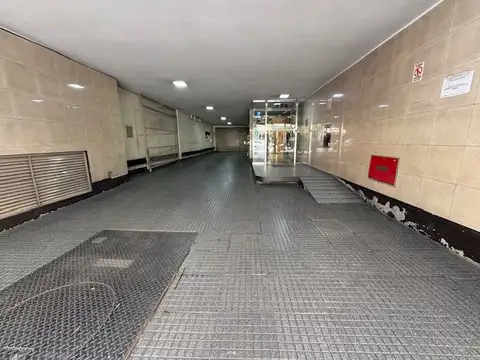 Excepc Ofic 3 amb + cochera mts Av. Cordoba Impecable! c/Baño completo y kitchinette.