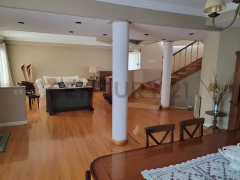 Casa en Venta de 5 dormitorios