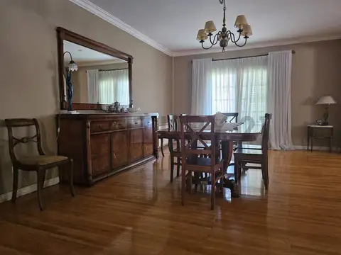 EXCLUSIVA CASA 6 AMBIENTES CON DETALLES DE CATEGORIA EN VILLA BALLESTER