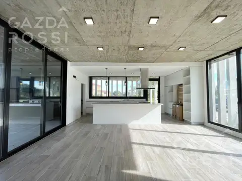 Casa 4 ambientes con 3 baños