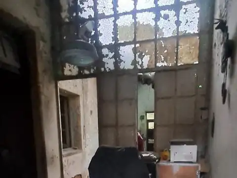Casa 5 ambientes con 1 baño