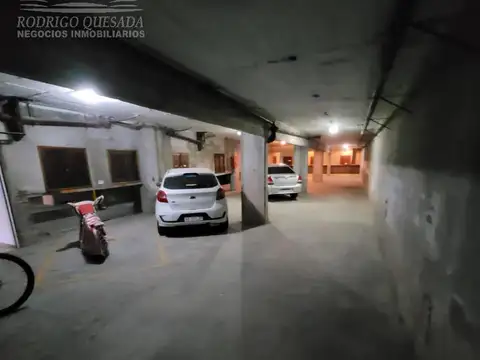 Cochera cubierta c/baulera  San Juan   al 1700