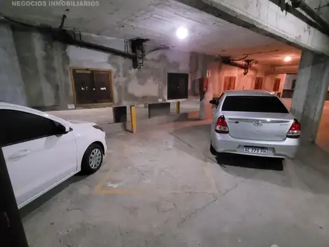 Cochera cubierta c/baulera  San Juan   al 1700