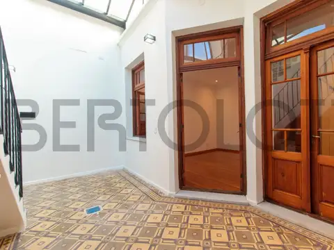 Depto Tipo Casa 4 ambientes con 2 baños