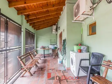 Casa 5 ambientes con 4 baños