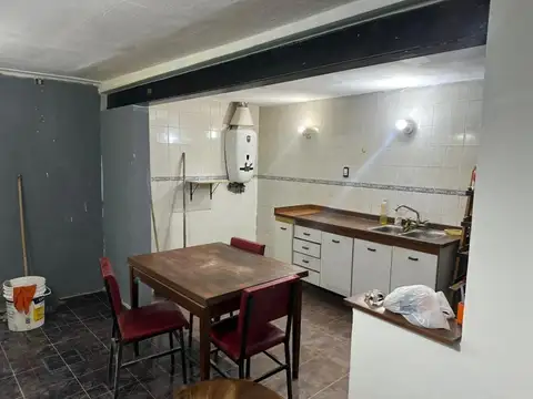 Casa 5 ambientes con 1 baño