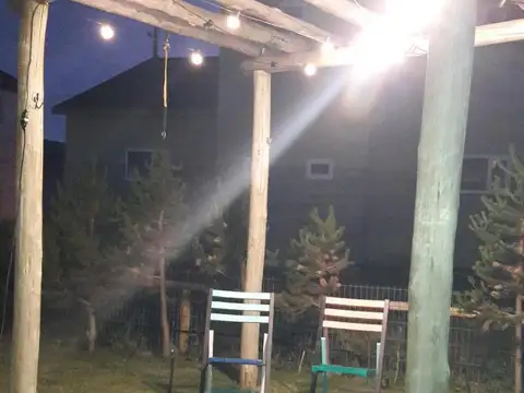 Casa y local en venta en Caviahue