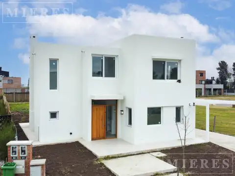 Muy linda casa en Alquiler en el Barrio Santa Ana, Villanueva.