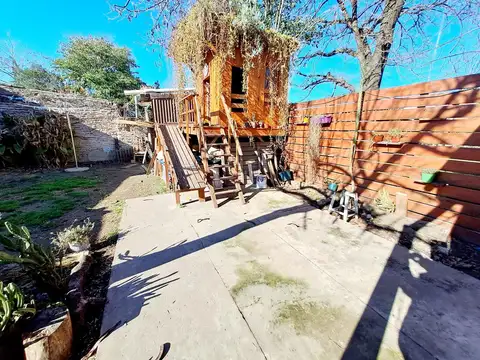 Casa 4 ambientes con 1 baño