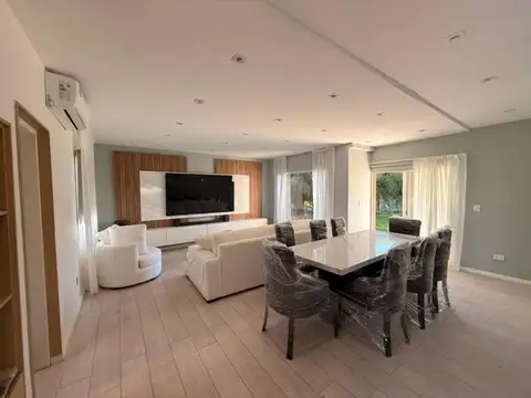 Casa EN VENTA en Haras Santa Maria 3 Dorm Pileta Climatizada