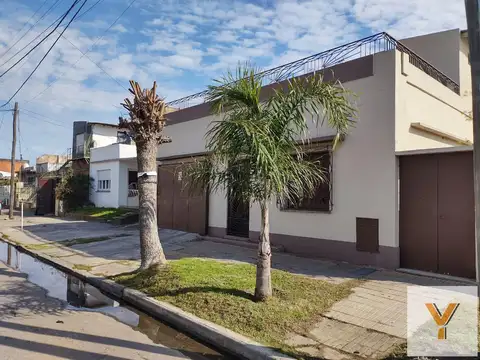 Casa 3 ambientes con 2 baños