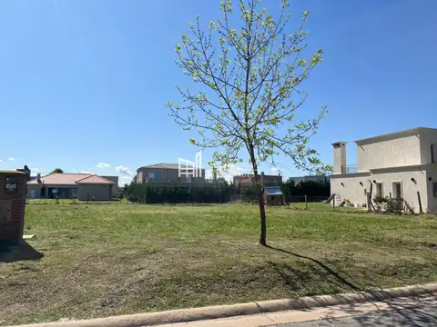Terreno / Lote en venta de 802m2 ubicado en Haras Santa María