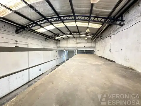 Galpon en Venta 30  mts Fondo