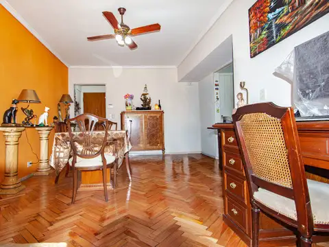 Av San Juan 1981 , Piso 9