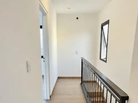 Depto Tipo Casa en Venta en Castelar Norte, USD 205.000