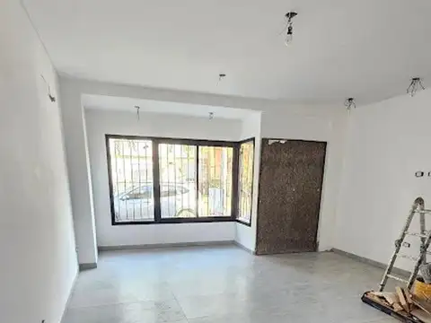 Depto Tipo Casa 4 ambientes con 3 baños