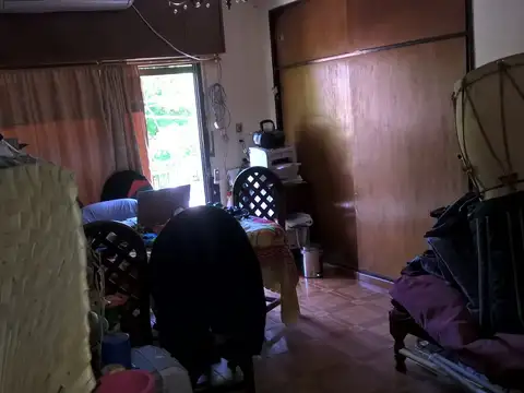 EN VENTA EN EL PALOMAR AMPLIO DEPARTAMENTO EN 1ER PISO EN DOS PLANTAS; 4 AMBIENTES - FICHA 7977