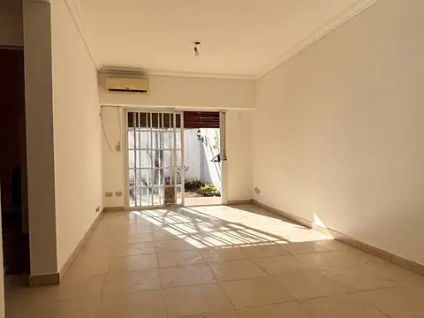 Depto Tipo Casa en Alquiler de 3 ambientes