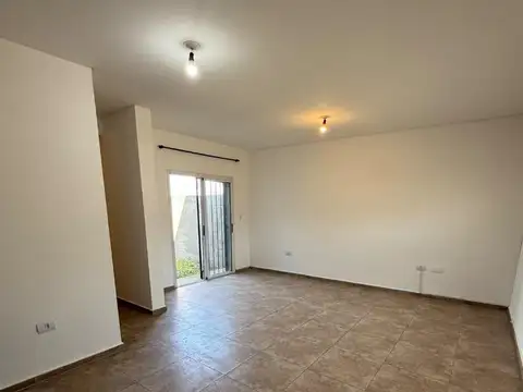 Casa en Alquiler en Valle Cercano, $ 795.000