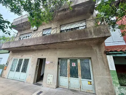 VENTA DE DEPOSITO CON VIVIENDA EN RAMOS MEJIA 
