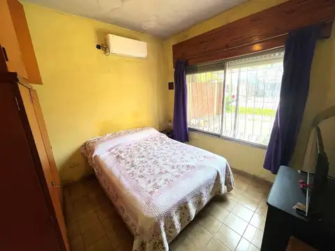 Casa 6 ambientes con 1 baño
