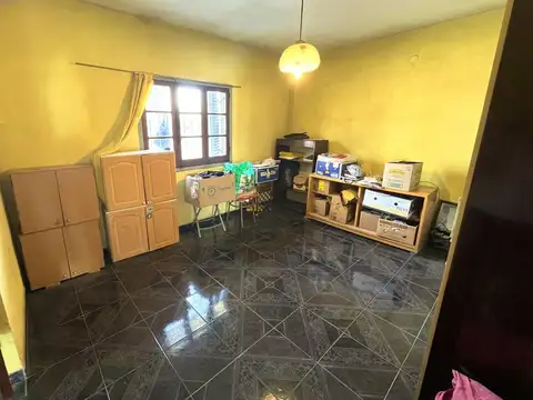 Casa amplia con jardín y quincho en Lomas deZamora