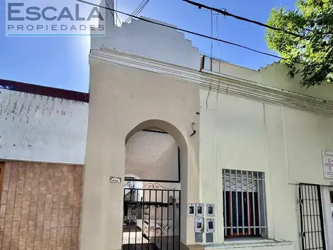 DEPARTAMENTO PLANTA BAJA INTERNO DE PASILLO EN VENTA
