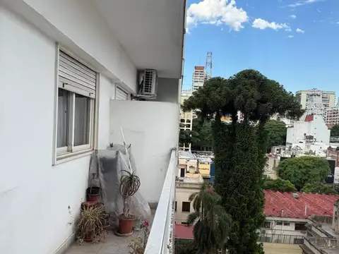 Venta Departamento 2 amb con balcón corrido contrafrente