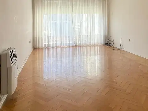 Venta Departamento 2 amb con balcón corrido contrafrente