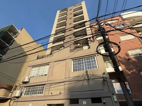 Departamento 2 Ambientes CON COCHERA cub. en Caseros Centro, Tres de Febrero