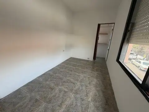 Casa en planta alta de 2 dormitorios - Pje. Maspoli 1269
