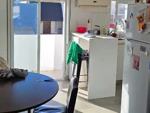 DEPTO CENTRICO - RECICLADO - 2 DORMITORIOS - 1° PISO