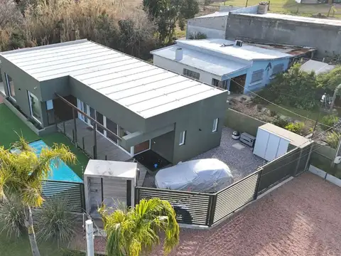 Agustin Hernandez esquina Sarandi 100