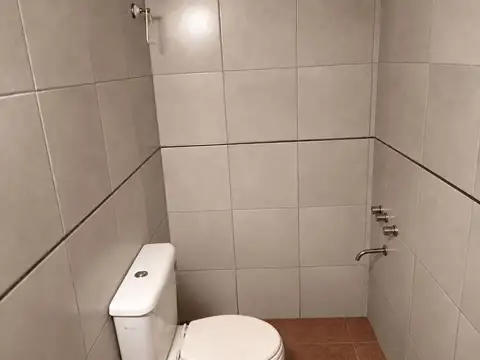 SE VENDE CASA 3 DORMITORIOS VILLA NUEVA DOS PISOS
