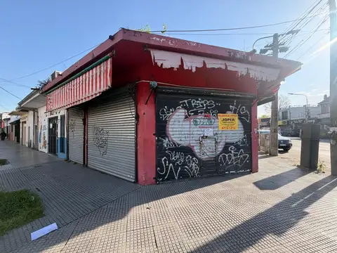 Excelente local comercial a la venta en una esquina centrica de boulogne- amplia vidriera