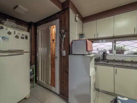 CASA C/COCHERA TODO EN PLANTA BAJA! OPORTUNIDAD!