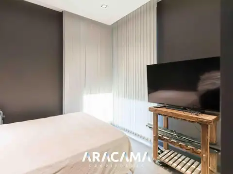 Casa en Venta con 4 cocheras