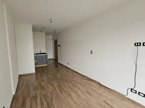 Depto monoambiente moderno al frente con balcon y baño completo! Edificio con SUM y bajas expensas 
