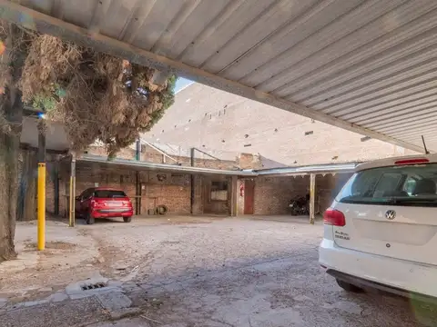 Casa en Venta con 14 cocheras