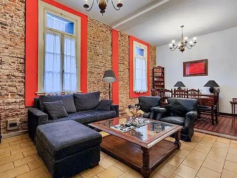 Venta Casa 4 dormitorios En esquina con patio terraza Reciclada Flores