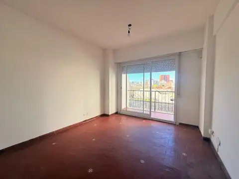 3 AMBIENTES MUY LUMINOSO CON BALCÓN - SAAVEDRA