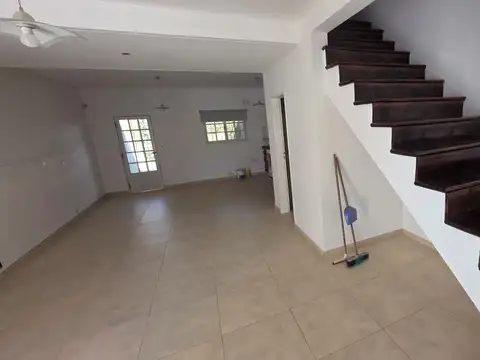 Casa en Alquiler en Pacheco Sur, $ 1.500.000