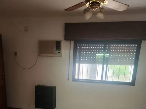 Casa en Alquiler en Azcuenaga, $ 800.000