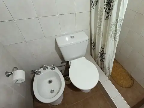 VENTA CASA 3 AMBIENTES CON QUINCHO EN LIBERTAD