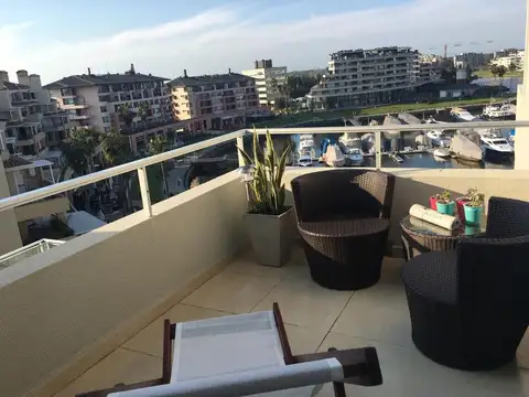 Departamento en Loft vista a la bahía con balcón