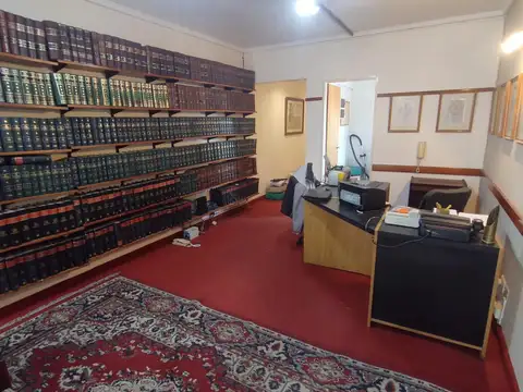 San Martín Centro. Depto./Oficina 3 ambientes c/balcón